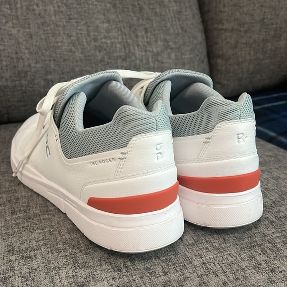 On Cloud - The Roger!! NEW! worn once. - Picture 3 of 6